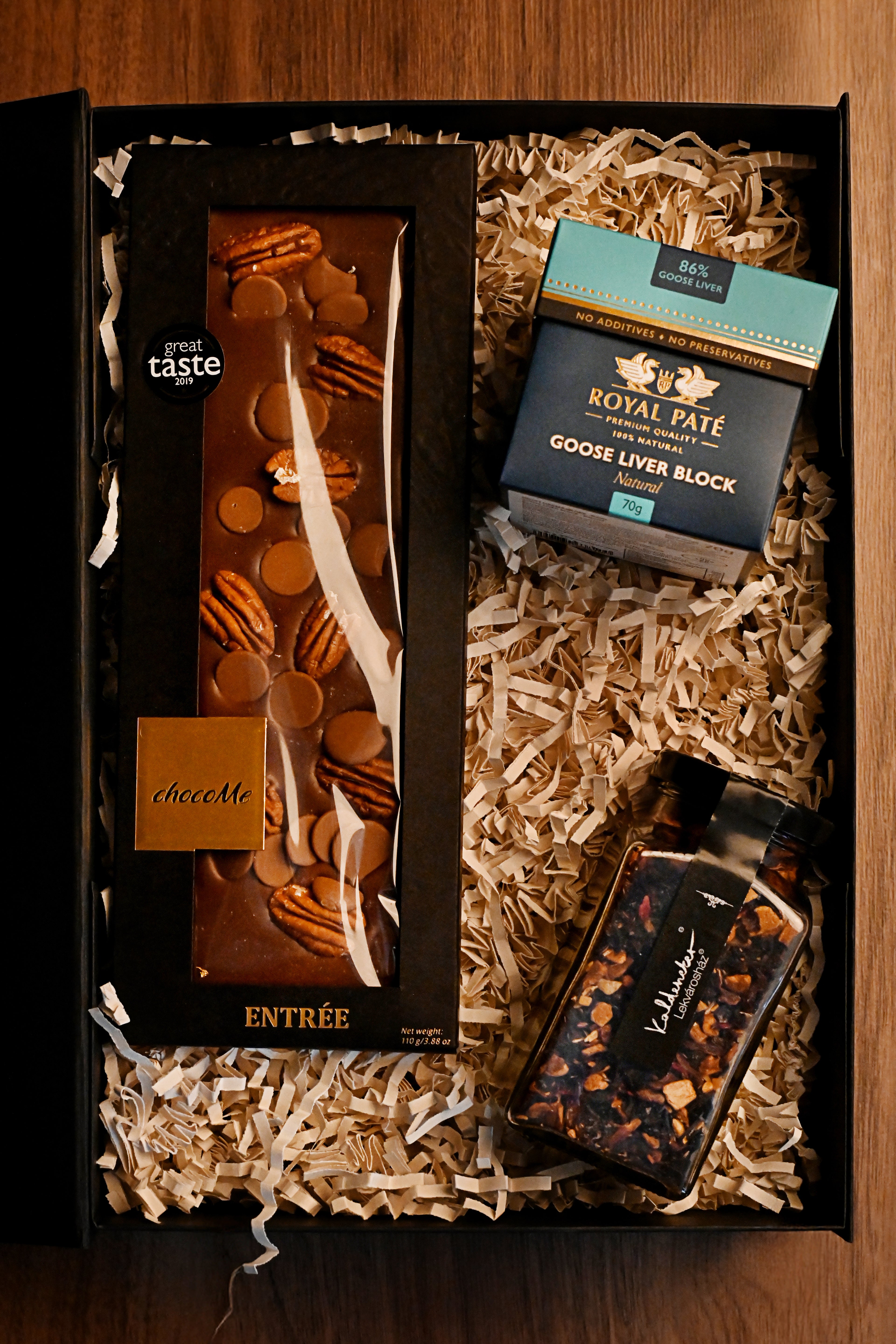 Csokoládé és Tea Ajándékcsomag – Elegancia Libamájjal