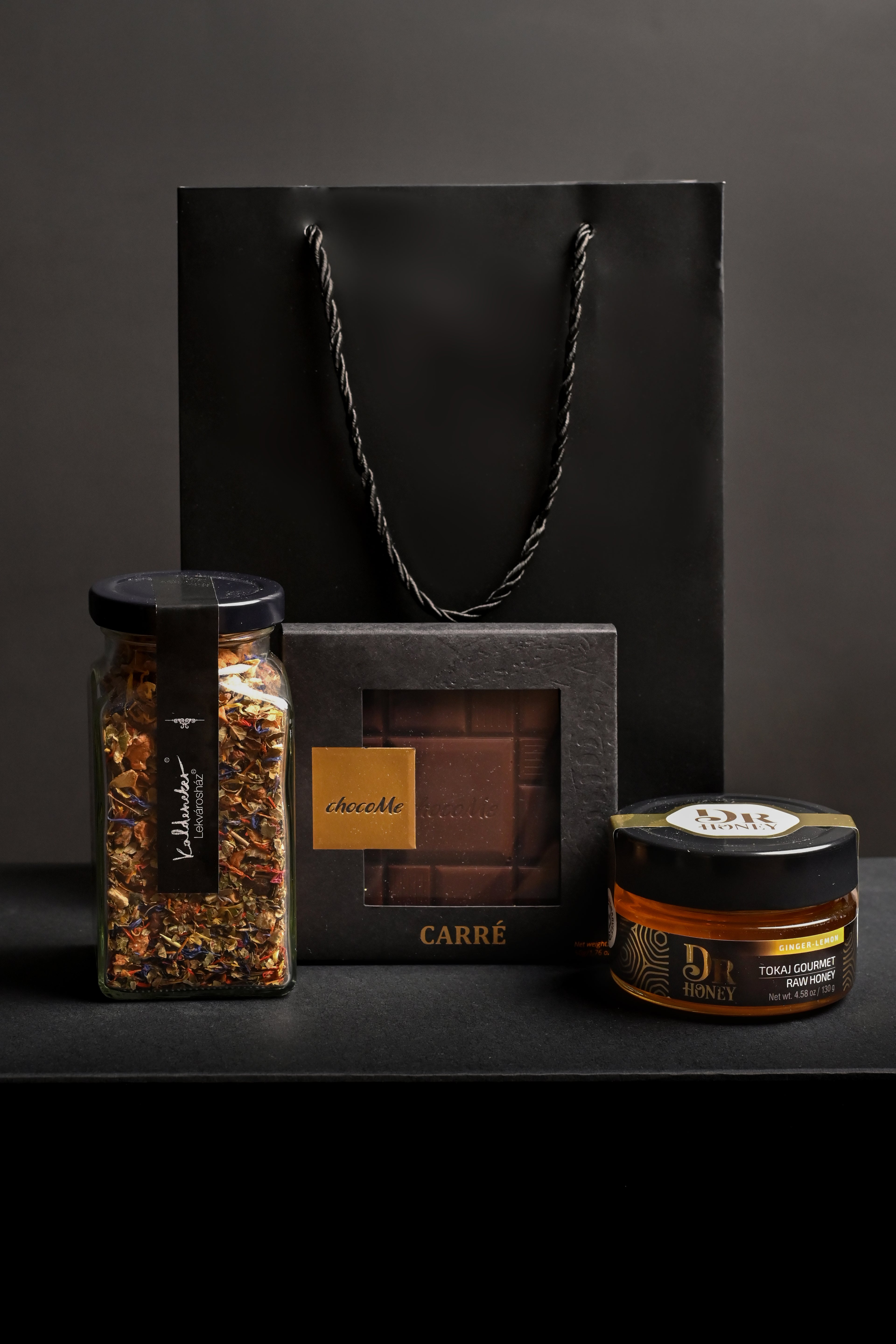 Tea, Méz és Csokoládé Ajándékcsomag – Elegáns Dísztasakban